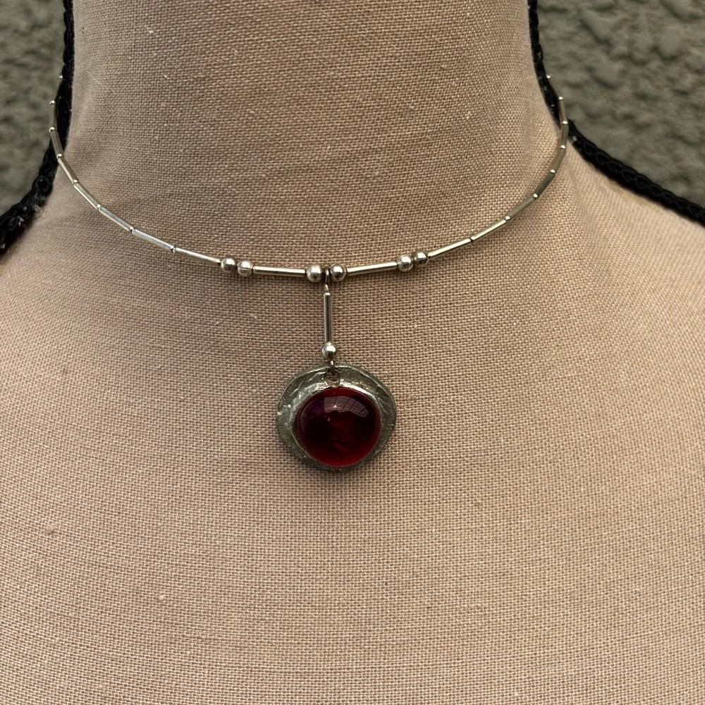 Silver tone Choker Necklace with Red Garnet-Style glass Pendant